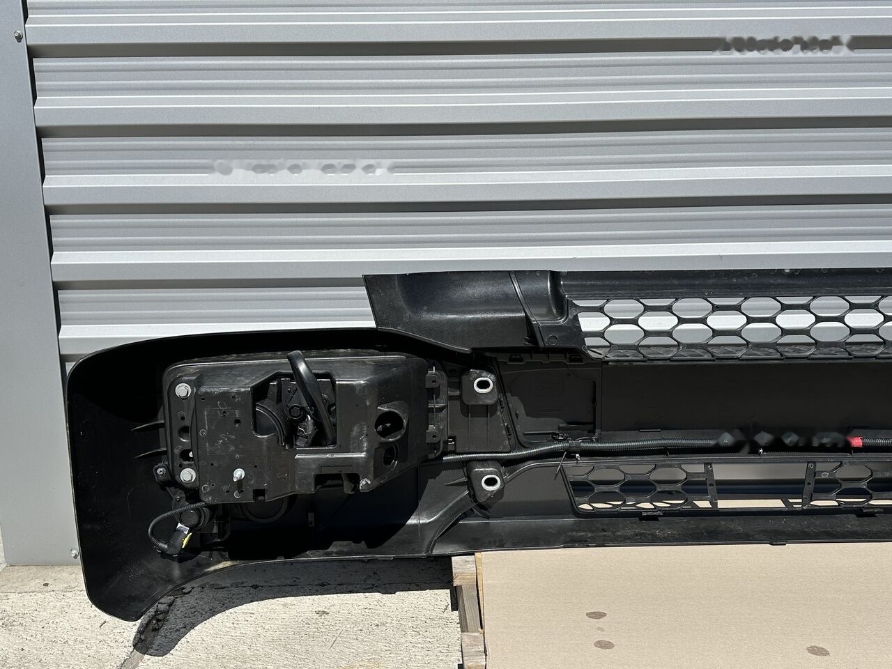 IVECO EUROCARGO STRALIS 5801696199 / 5801745452 / 5801745449 - Parachoques para Camión: foto 5 IVECO EUROCARGO STRALIS 5801696199 / 5801745452 / 5801745449 - Parachoques para Camión: foto 5