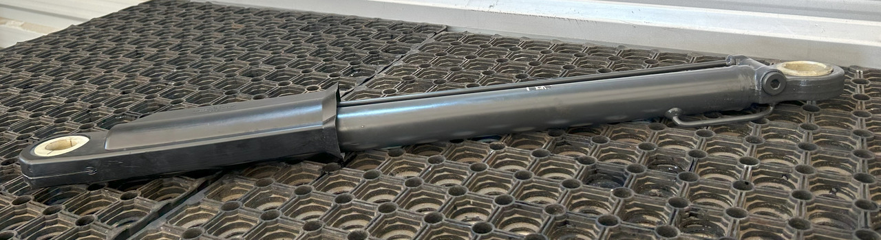 MERCEDES ATEGO CABIN LIFTING ACTUATOR + PUMP - Suspensión de cabina: foto 4 MERCEDES ATEGO CABIN LIFTING ACTUATOR + PUMP - Suspensión de cabina: foto 4