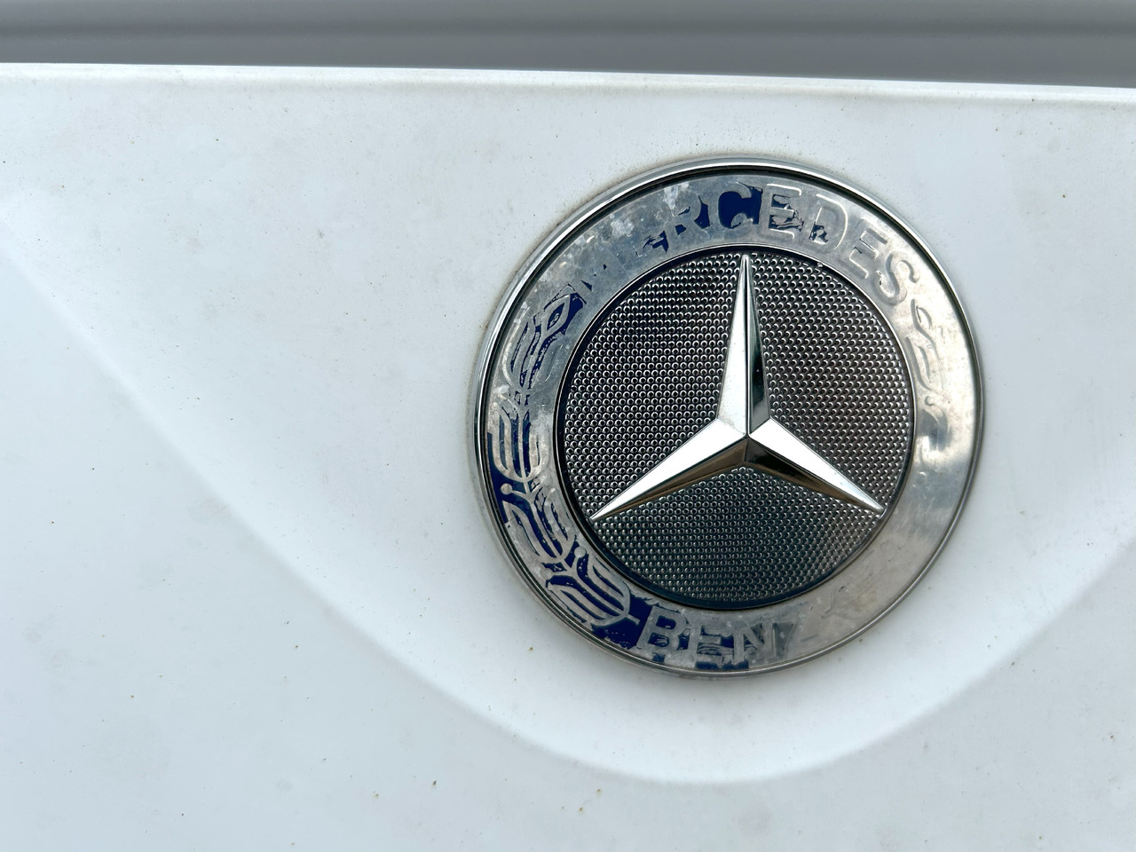 MERCEDES-BENZ ACTROS MP4 FRONT PANEL COMPLETE HOOD AND GRILL - Carrocería y exterior: foto 3 MERCEDES-BENZ ACTROS MP4 FRONT PANEL COMPLETE HOOD AND GRILL - Carrocería y exterior: foto 3