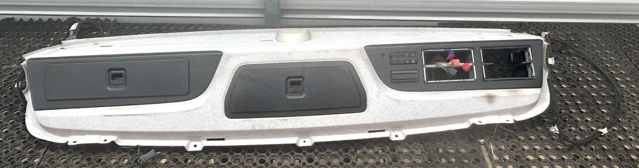 MERCEDES-BENZ UPPER COCKPIT STORAGE COMPARTMENTS SHELVES SHELF STORAGE COMPARTMENT L StreamSpace, 2.30 m - Cabina e interior: foto 2 MERCEDES-BENZ UPPER COCKPIT STORAGE COMPARTMENTS SHELVES SHELF STORAGE COMPARTMENT L StreamSpace, 2.30 m - Cabina e interior: foto 2