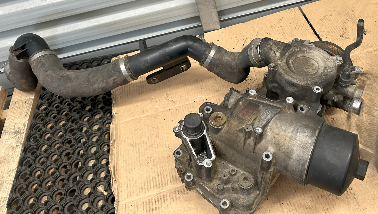 MERCEDES OIL FILTER BASE ACTROS MP4 MP5 - Filtro de aceite: foto 1 MERCEDES OIL FILTER BASE ACTROS MP4 MP5 - Filtro de aceite: foto 1