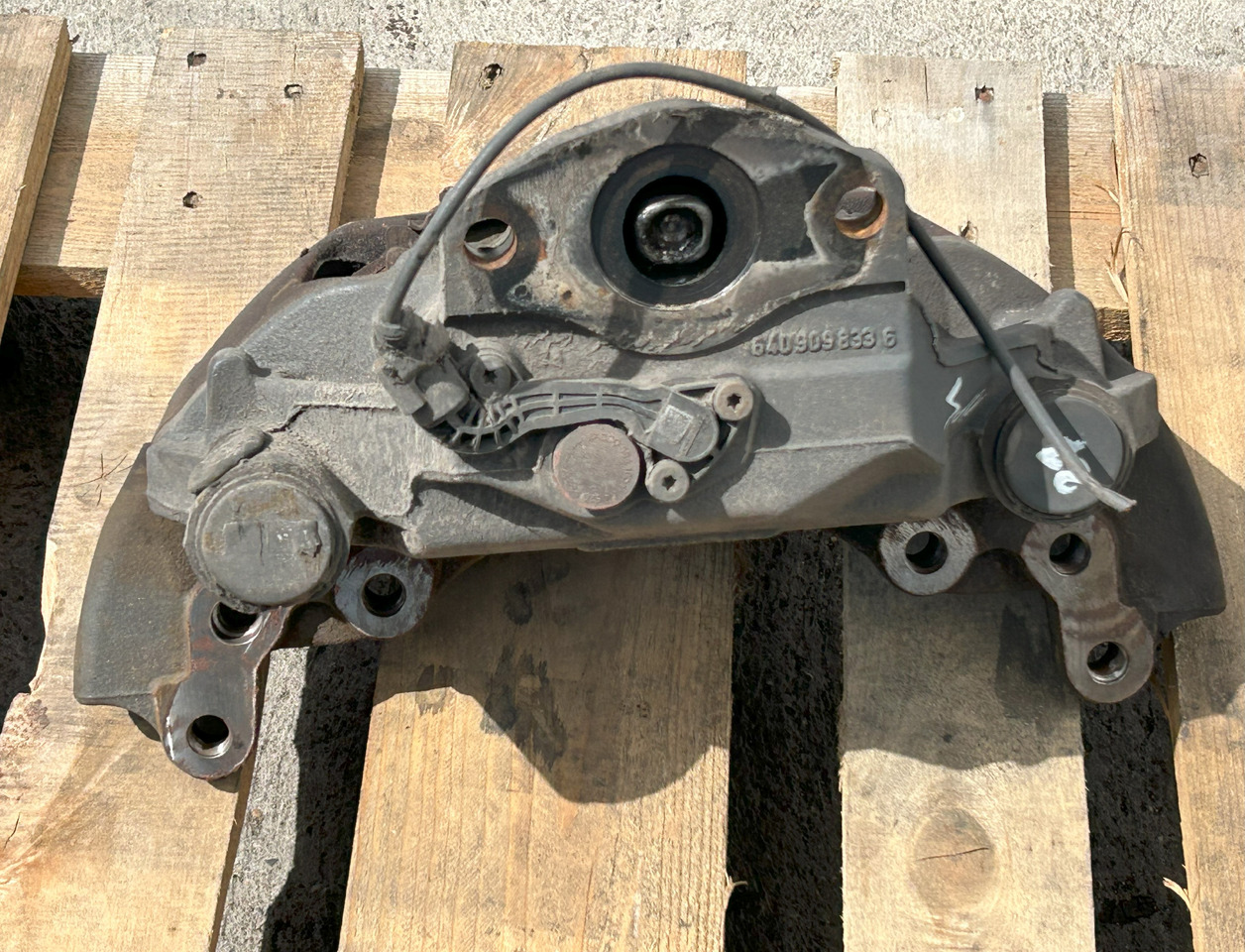 WABCO BRAKE CALIPER REAR RIGHT MERCEDES ACTROS MP4 - Pinza de freno: foto 1 WABCO BRAKE CALIPER REAR RIGHT MERCEDES ACTROS MP4 - Pinza de freno: foto 1