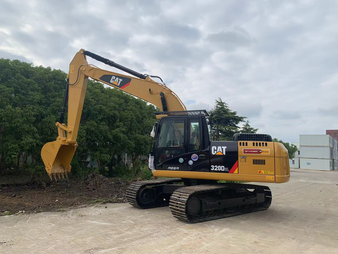 CATERPILLAR 320D2, 320D2L Excavator with Normal Engine CAT C7.1 - Excavadora de cadenas: foto 1 CATERPILLAR 320D2, 320D2L Excavator with Normal Engine CAT C7.1 - Excavadora de cadenas: foto 1