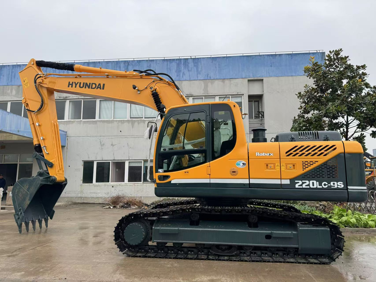 Hyundai 220LC-9S Good Price Used Korea Excavator - Excavadora de cadenas: foto 1 Hyundai 220LC-9S Good Price Used Korea Excavator - Excavadora de cadenas: foto 1