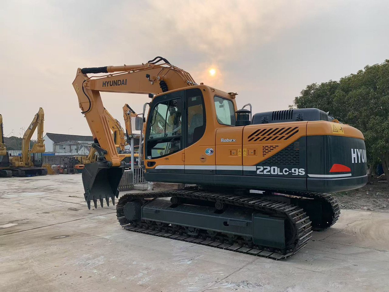 Hyundai Excavator 220LC-9S Secondhand Korea Machine - Excavadora de cadenas: foto 3 Hyundai Excavator 220LC-9S Secondhand Korea Machine - Excavadora de cadenas: foto 3