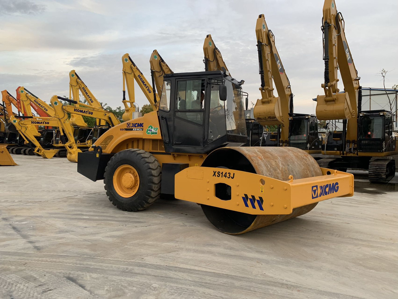 XCMG XS143J Vibratory Road roller Secondhand Condition - Apisonadora de asfalto: foto 3 XCMG XS143J Vibratory Road roller Secondhand Condition - Apisonadora de asfalto: foto 3