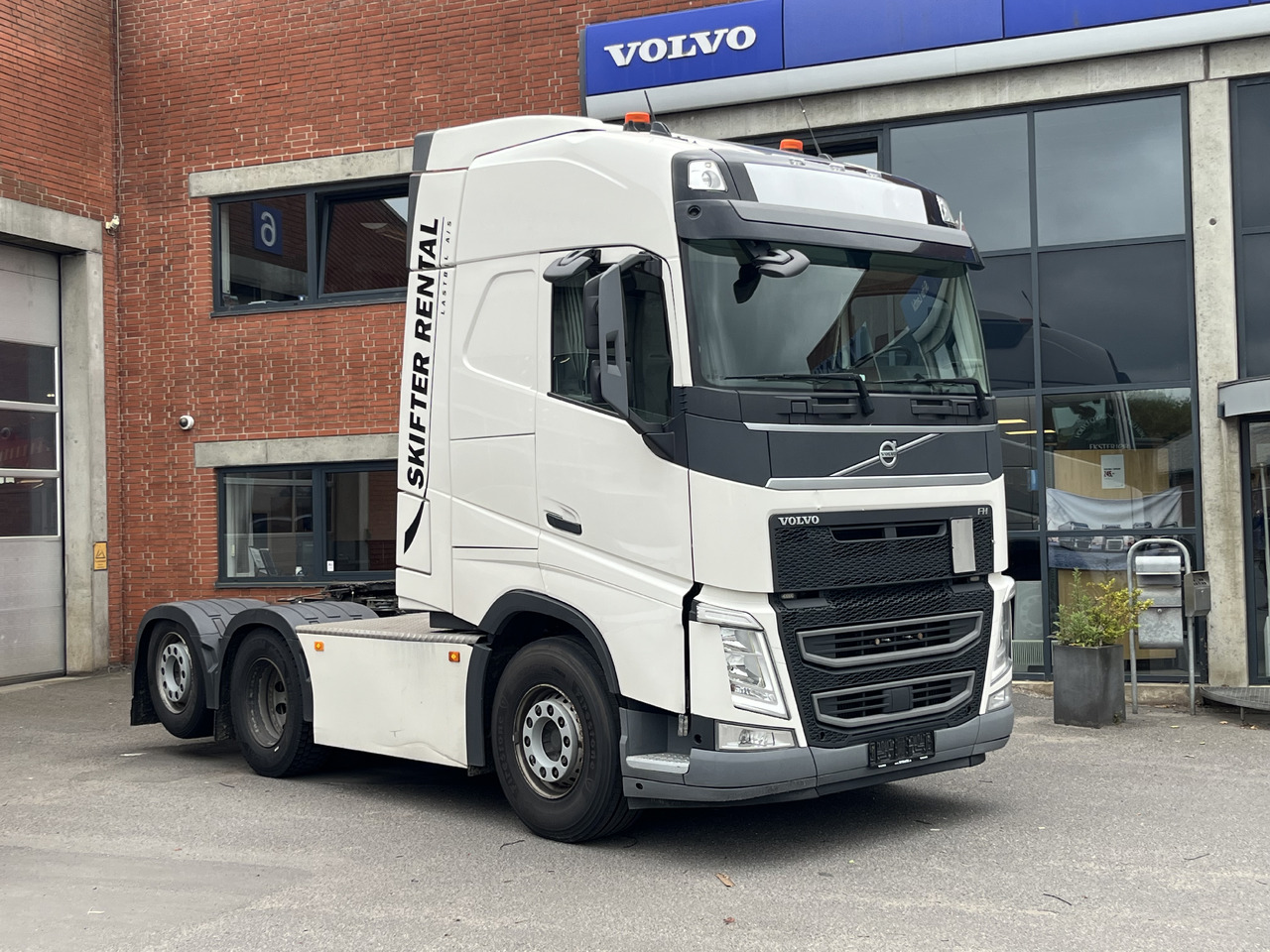 Volvo FH 500 6x2 - Cabeza tractora: foto 1 Volvo FH 500 6x2 - Cabeza tractora: foto 1
