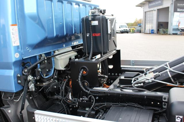 Foto del interior 1: Leasing de FUSO 9C18E FUSO 9C18E