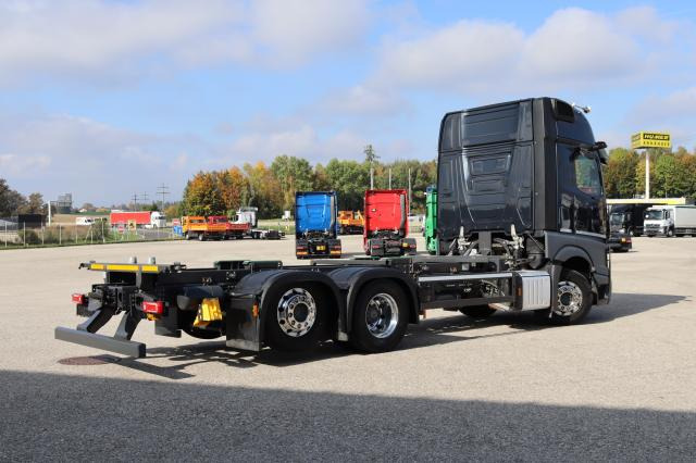 Mercedes-Benz Actros 2553 L - Camión portacontenedore/ Intercambiable: foto 3 Mercedes-Benz Actros 2553 L - Camión portacontenedore/ Intercambiable: foto 3