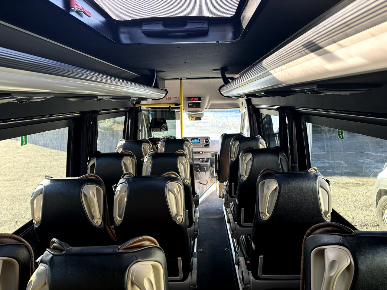 Mercedes-Benz Sprinter 517 - Minibús, Furgoneta de pasajeros: foto 4 Mercedes-Benz Sprinter 517 - Minibús, Furgoneta de pasajeros: foto 4