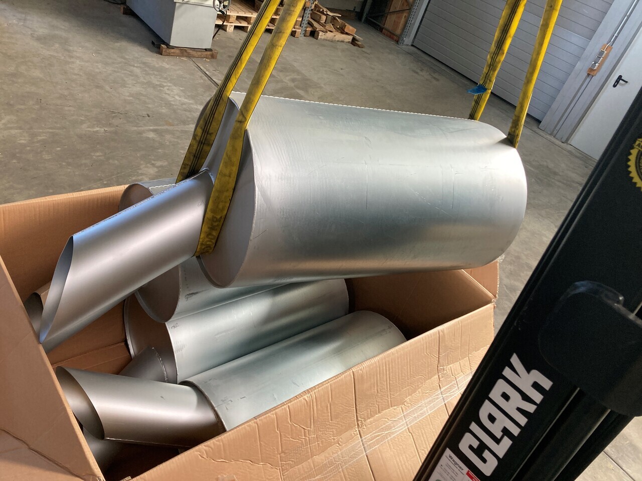 O&K Terex RH120E 6030 RH170 6040 Mufflers 3705562 1461422 534-1896 & RH120 6030 Muffler 3718008 4026349 535-0056 - Piezas de recambio para Camión: foto 1 O&K Terex RH120E 6030 RH170 6040 Mufflers 3705562 1461422 534-1896 & RH120 6030 Muffler 3718008 4026349 535-0056 - Piezas de recambio para Camión: foto 1