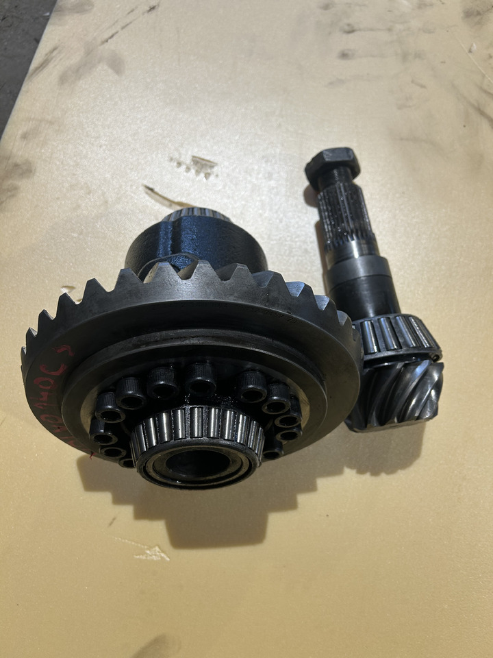 ZF 4472 348 064 35:12 - Diferencial para Excavadora de ruedas: foto 1 ZF 4472 348 064 35:12 - Diferencial para Excavadora de ruedas: foto 1
