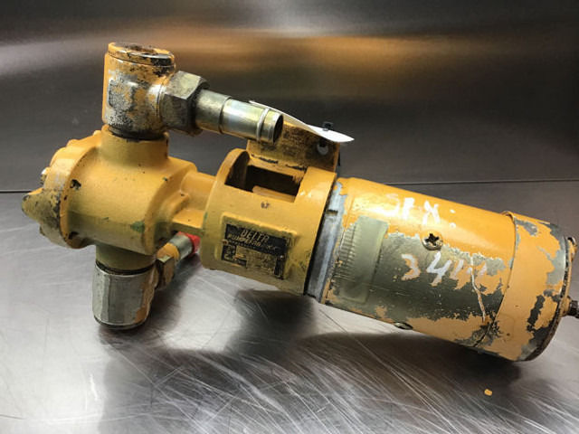 Liebherr A900 B / A900 Li / A900C / A902 INDUSTRIAL / A902 Li - Bomba de combustible: foto 2 Liebherr A900 B / A900 Li / A900C / A902 INDUSTRIAL / A902 Li - Bomba de combustible: foto 2