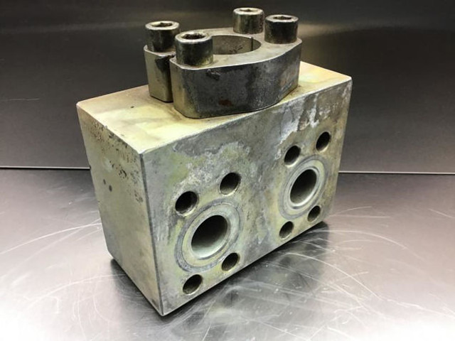 Liebherr A914 Li/A914B Li/A924 li/A924B Li - Motor y piezas: foto 1 Liebherr A914 Li/A914B Li/A924 li/A924B Li - Motor y piezas: foto 1