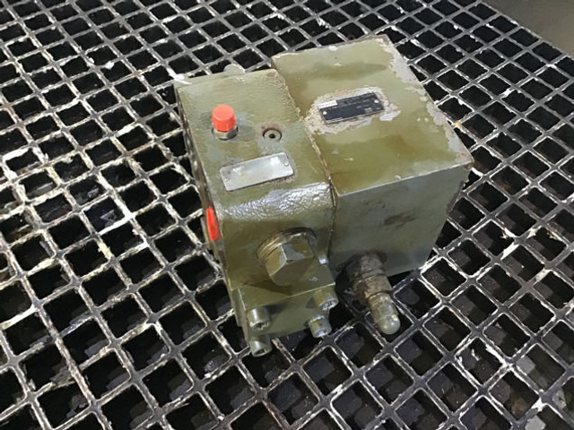 Liebherr Brake Valve - Válvula: foto 1 Liebherr Brake Valve - Válvula: foto 1