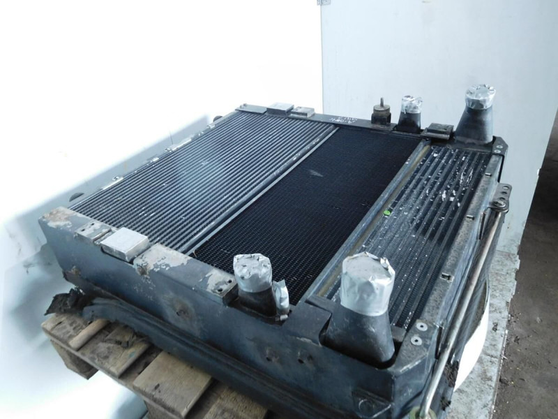 Liebherr Combined Radiator - Radiador: foto 1 Liebherr Combined Radiator - Radiador: foto 1