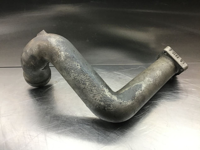 Liebherr Connecting Pipe - Sistema de refrigeración: foto 1 Liebherr Connecting Pipe - Sistema de refrigeración: foto 1