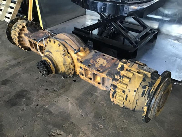 Liebherr Front Axle - Eje delantero: foto 1 Liebherr Front Axle - Eje delantero: foto 1