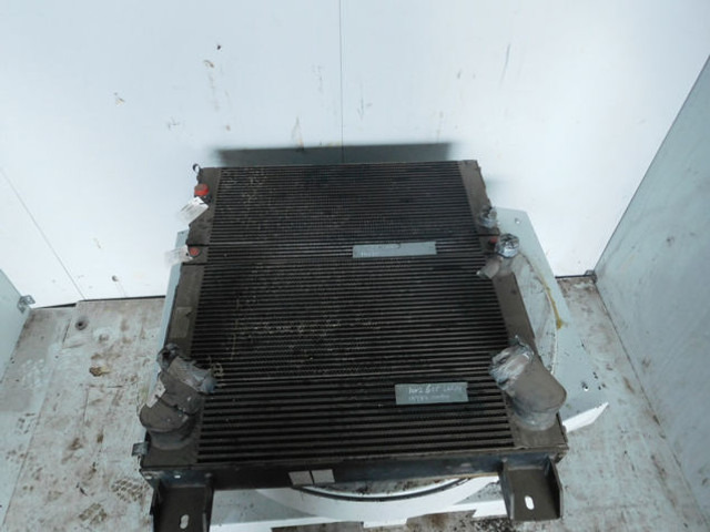 Liebherr Oilcooler - Enfriador de aceite: foto 1 Liebherr Oilcooler - Enfriador de aceite: foto 1