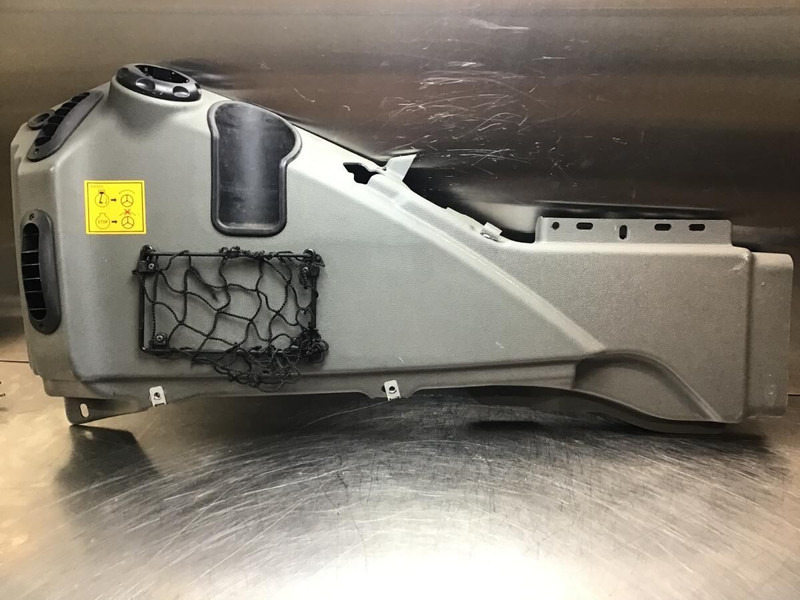 Liebherr R926 K-LC / R946 LC - Parachoques: foto 1 Liebherr R926 K-LC / R946 LC - Parachoques: foto 1