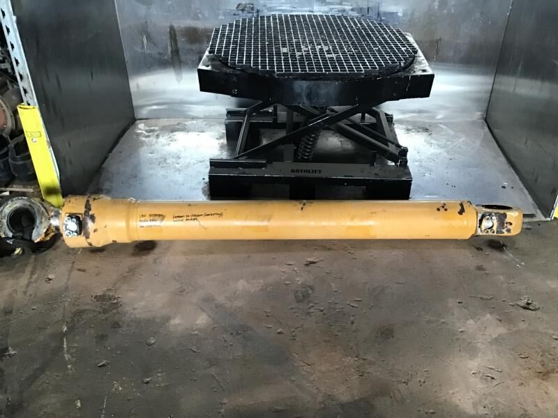 Liebherr R964B / R964B-HD / R964B EW Litronic - Cilindro hidráulico: foto 2 Liebherr R964B / R964B-HD / R964B EW Litronic - Cilindro hidráulico: foto 2