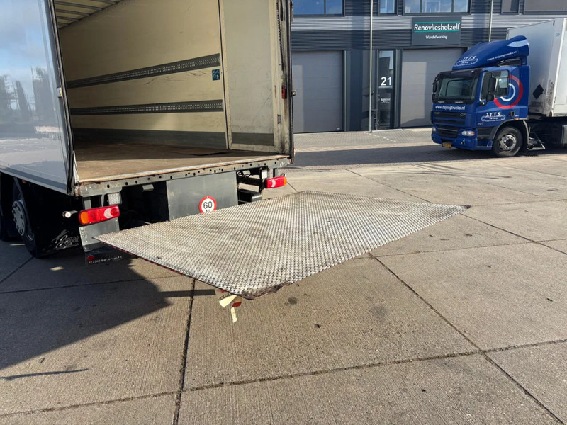 Camión caja cerrada Renault D WIDE 320 6x2 / Closed box / Dhollandia: foto 17