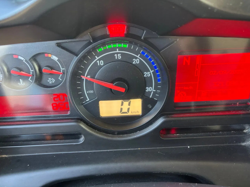 Camión caja cerrada Renault D WIDE 320 6x2 / Closed box / Dhollandia: foto 8