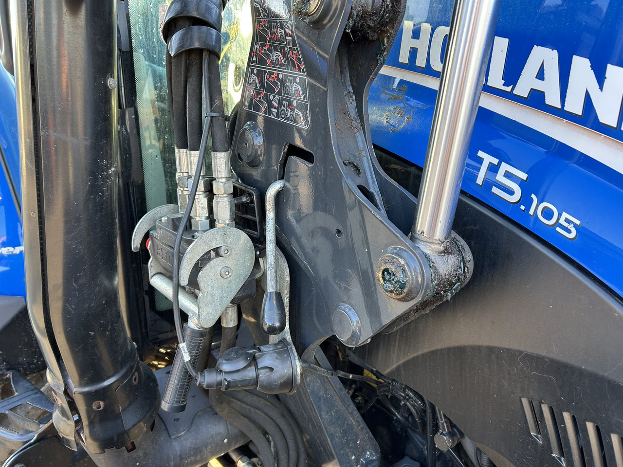 New Holland T 5.105 - Tractor: foto 5 New Holland T 5.105 - Tractor: foto 5