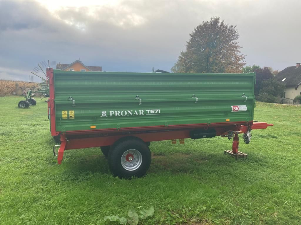 Pronar T671 - Remolque volquete agrícola: foto 1 Pronar T671 - Remolque volquete agrícola: foto 1