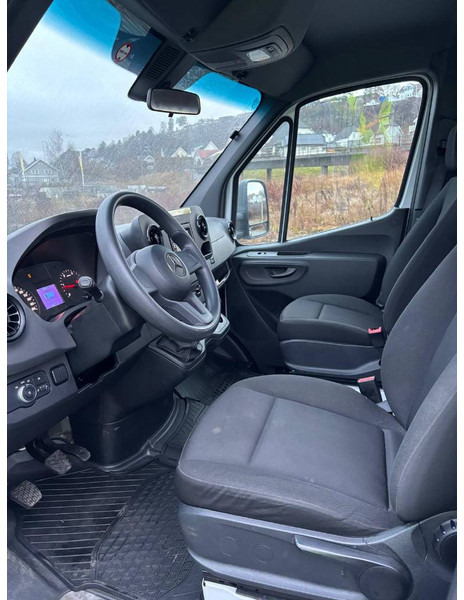 Camión con plataforma elevadora Mercedes-Benz Dino 230VTH: foto 8 Camión con plataforma elevadora Mercedes-Benz Dino 230VTH: foto 8