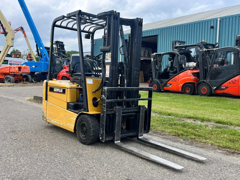 Caterpillar EP18KT - Carretilla elevadora eléctrica: foto 3 Caterpillar EP18KT - Carretilla elevadora eléctrica: foto 3