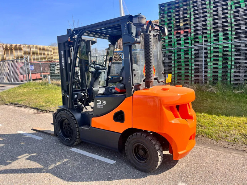 Carretilla elevadora diésel Doosan D33S- 7: foto 8 Carretilla elevadora diésel Doosan D33S- 7: foto 8