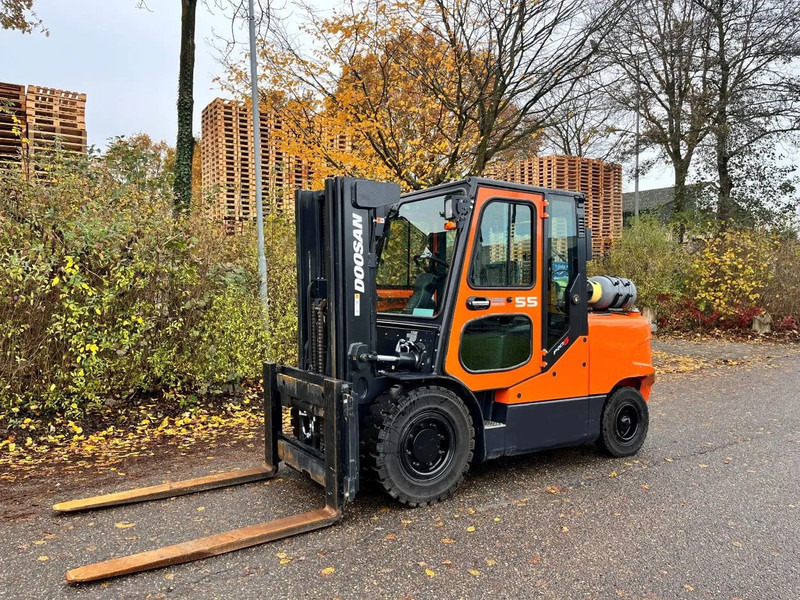 Doosan G55C-5 1593 HOURS - Carretilla elevadora de gas: foto 4 Doosan G55C-5 1593 HOURS - Carretilla elevadora de gas: foto 4