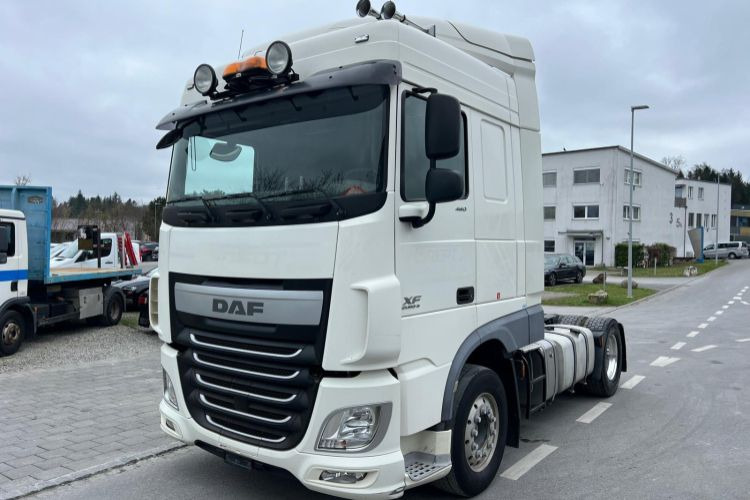 DAF XF460 (Getriebeproblem Fahrbar) - Cabeza tractora: foto 1 DAF XF460 (Getriebeproblem Fahrbar) - Cabeza tractora: foto 1