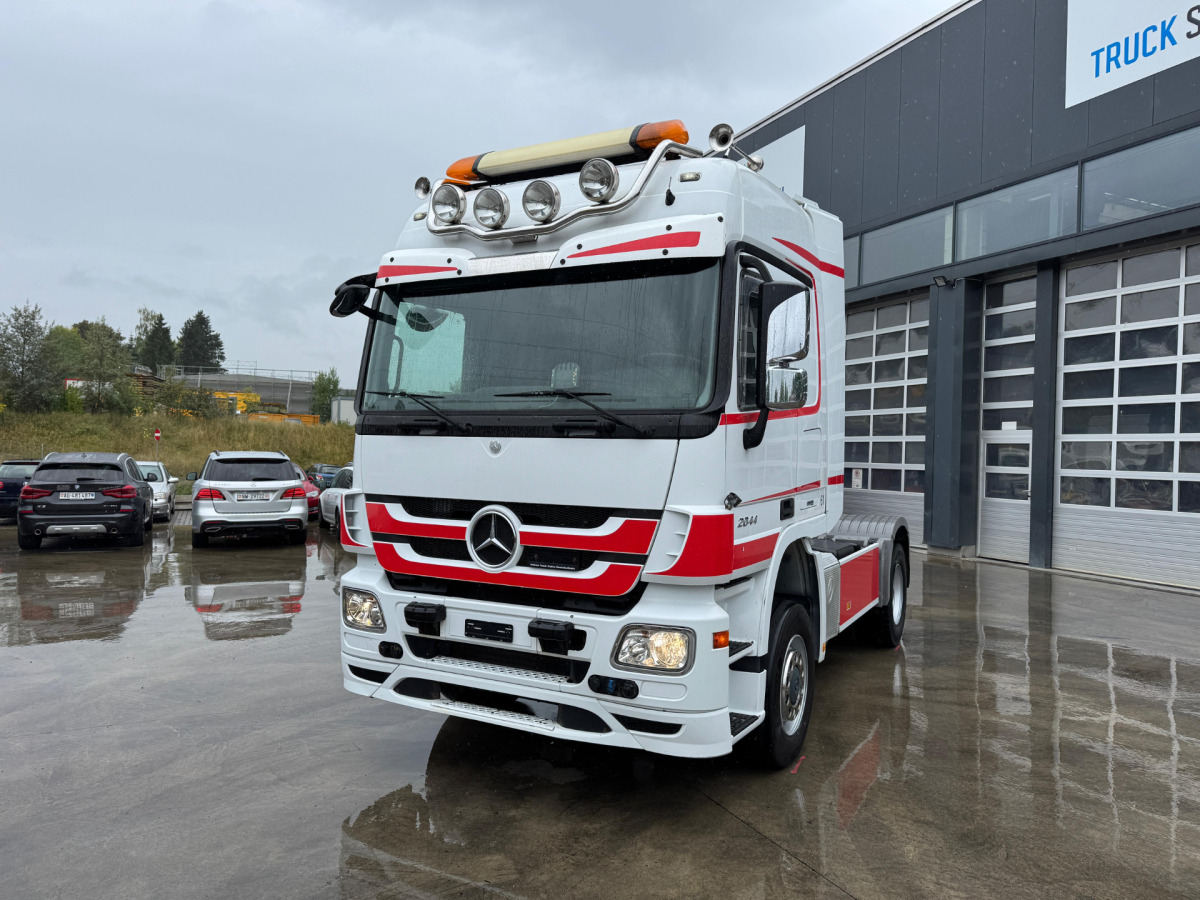 MERCEDES Actros 2044 4x4 - Cabeza tractora: foto 1 MERCEDES Actros 2044 4x4 - Cabeza tractora: foto 1