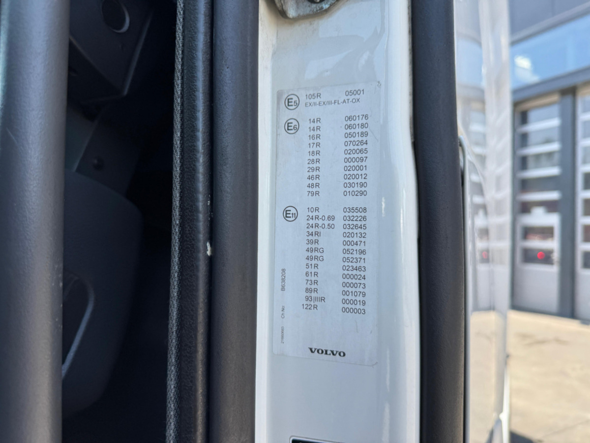 Cabeza tractora VOLVO FH-460 4x2: foto 12