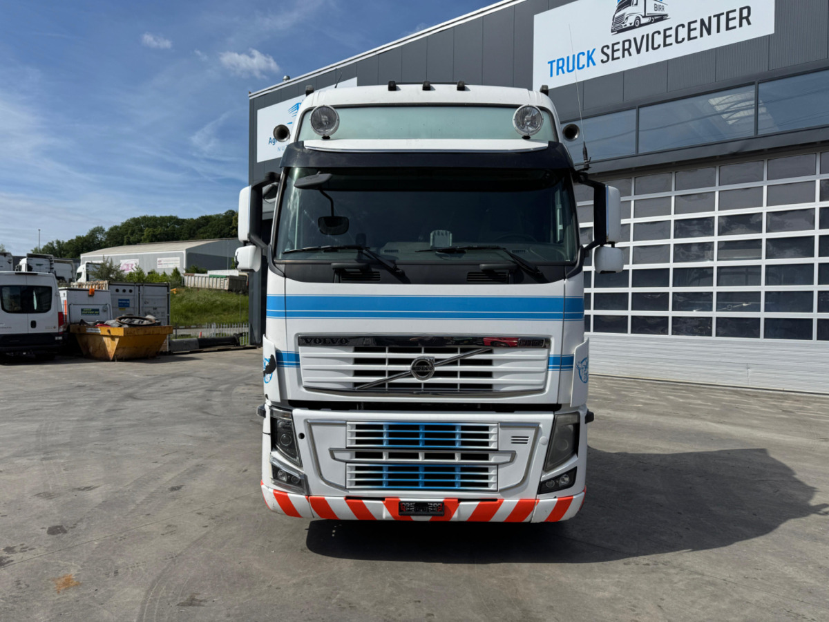 VOLVO FH16-750 6x2 - Cabeza tractora: foto 2 VOLVO FH16-750 6x2 - Cabeza tractora: foto 2
