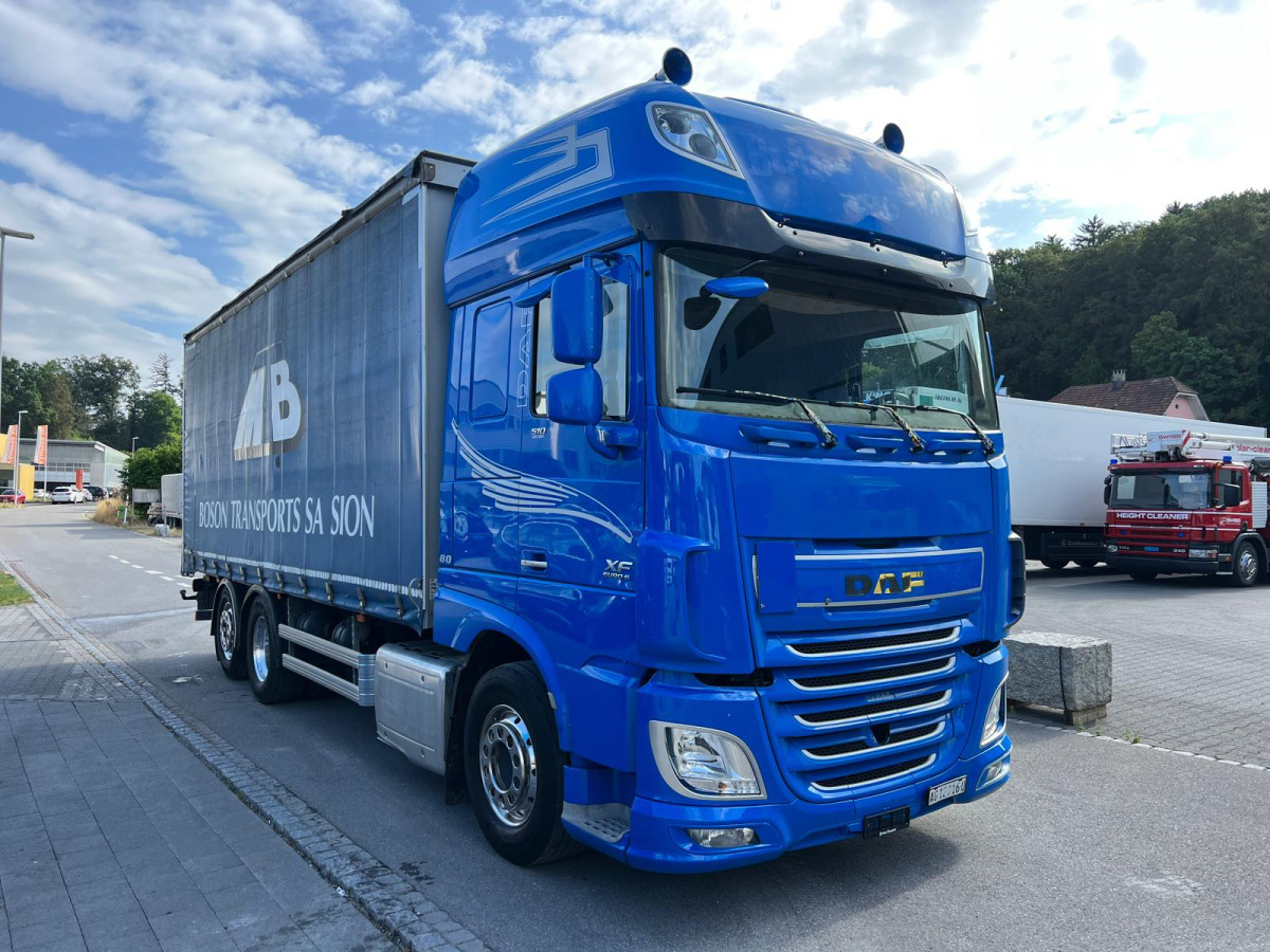 DAF XF510 6x2 - Camión lona: foto 3 DAF XF510 6x2 - Camión lona: foto 3
