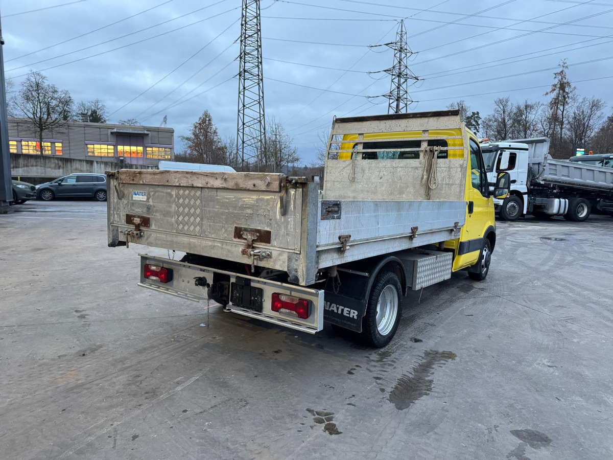 IVECO Daily 35C15 4x2 - Volquete furgoneta: foto 5 IVECO Daily 35C15 4x2 - Volquete furgoneta: foto 5