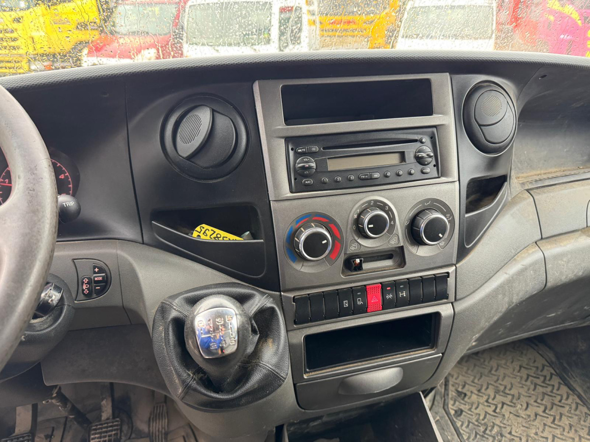 Caja abierta furgoneta, Furgoneta combi IVECO Daily 35C15 4x2: foto 10