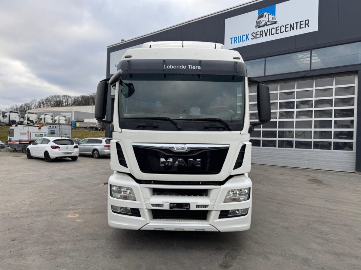 MAN TGS 18.440 4x2 - Camión lona: foto 2 MAN TGS 18.440 4x2 - Camión lona: foto 2