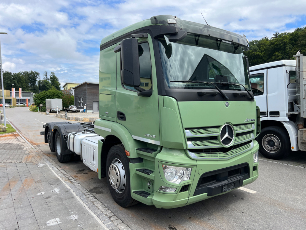 MERCEDES Actros 2543 6x2 - Camión chasis: foto 4 MERCEDES Actros 2543 6x2 - Camión chasis: foto 4