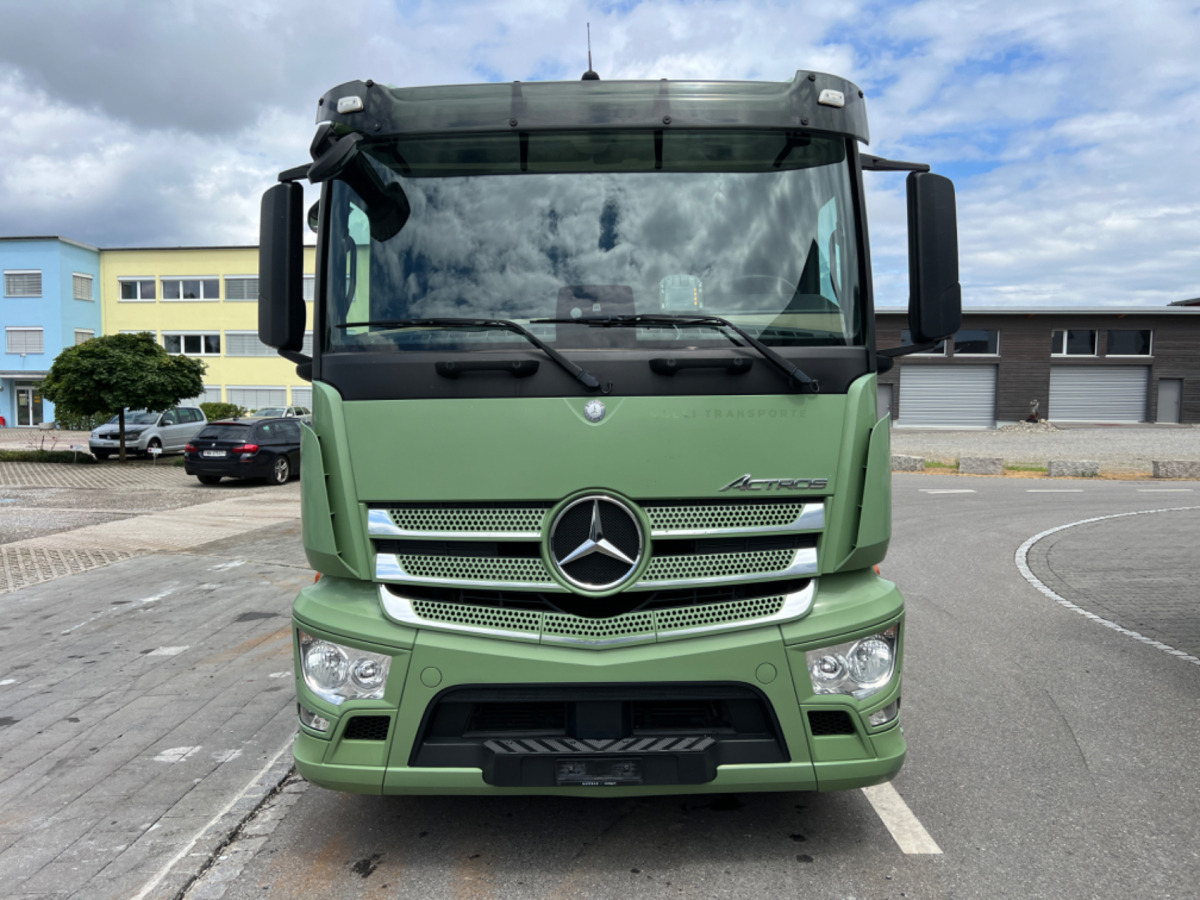 MERCEDES Actros 2543 6x2 - Camión chasis: foto 2 MERCEDES Actros 2543 6x2 - Camión chasis: foto 2