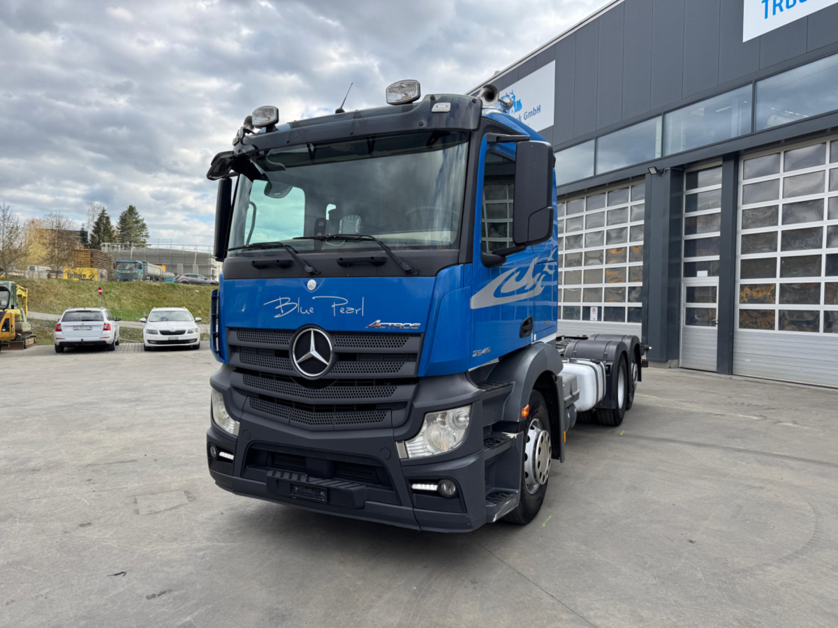 MERCEDES Actros 2545 6x2 - Camión chasis: foto 1 MERCEDES Actros 2545 6x2 - Camión chasis: foto 1