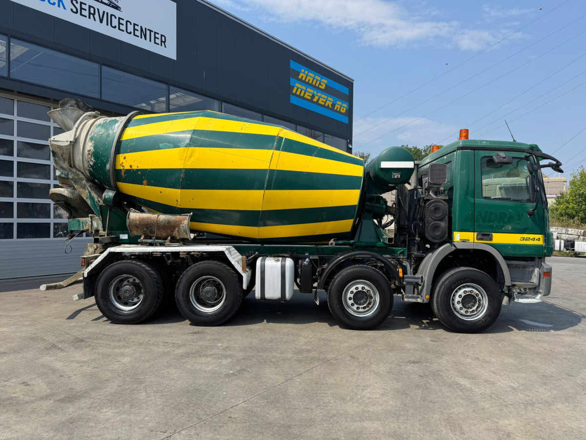 MERCEDES Actros 3244 8x4 Liebherr 9m3 - Camión hormigonera: foto 4 MERCEDES Actros 3244 8x4 Liebherr 9m3 - Camión hormigonera: foto 4