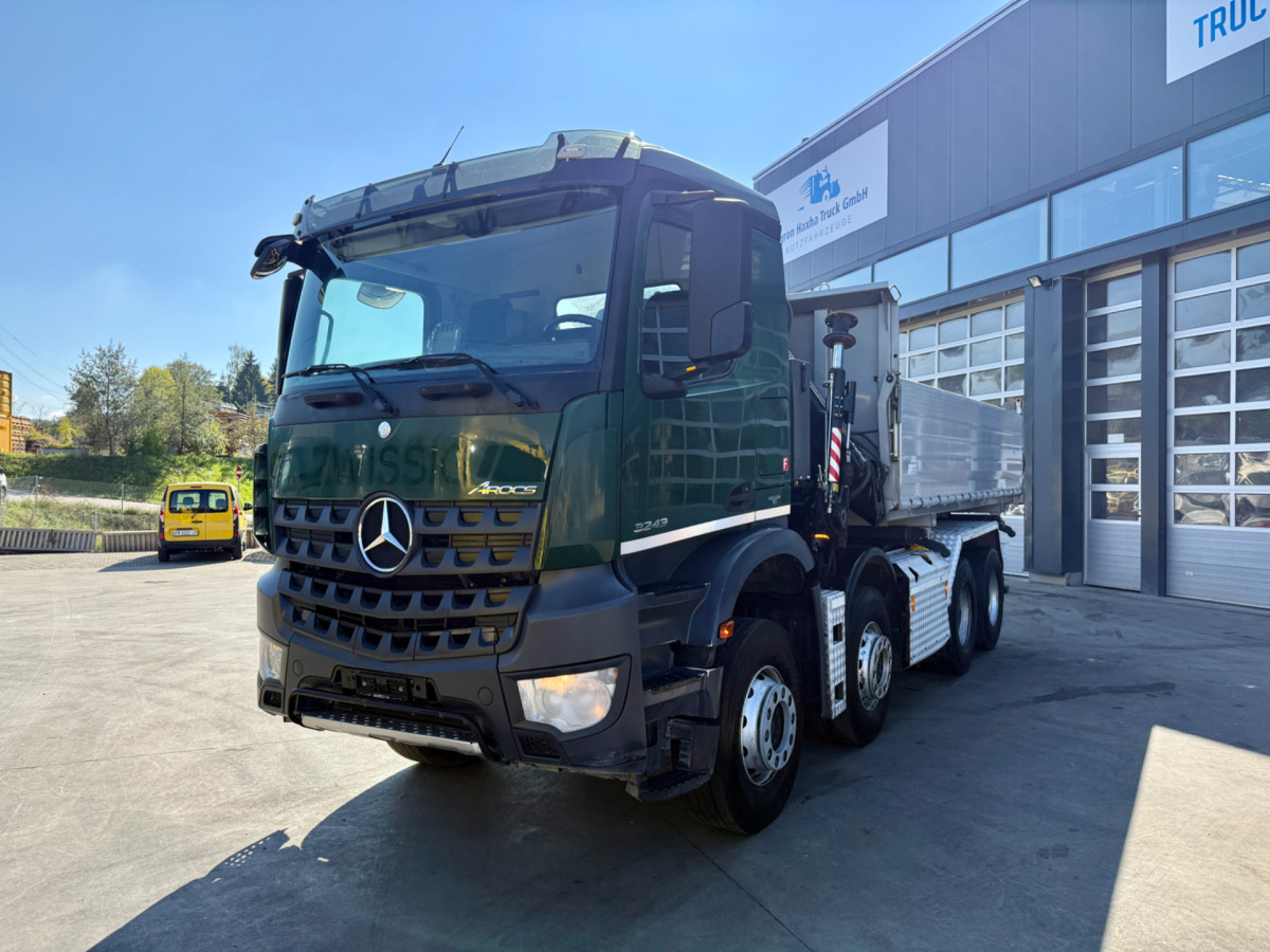 MERCEDES Arocs 3242 8x4 Hiab 166-4 - Camión volquete, Camión grúa: foto 2 MERCEDES Arocs 3242 8x4 Hiab 166-4 - Camión volquete, Camión grúa: foto 2