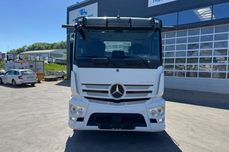 Mercedes-Benz Actros 1843 4x2 Trösch - Camión volquete: foto 2 Mercedes-Benz Actros 1843 4x2 Trösch - Camión volquete: foto 2