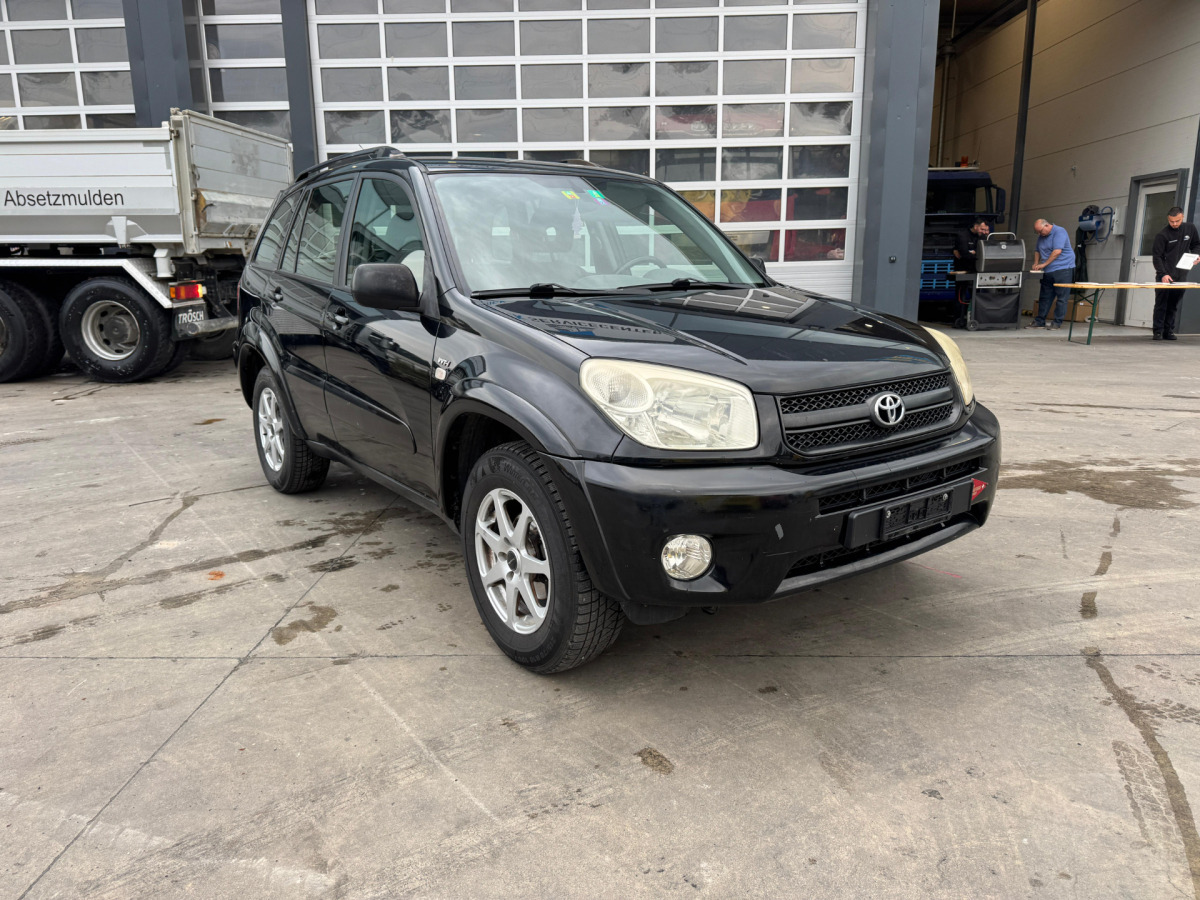 TOYOTA RAV4 2.0 4x4 - Coche: foto 2 TOYOTA RAV4 2.0 4x4 - Coche: foto 2