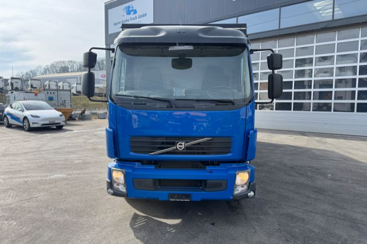 Volvo FLL-290 - Camión lona: foto 2 Volvo FLL-290 - Camión lona: foto 2