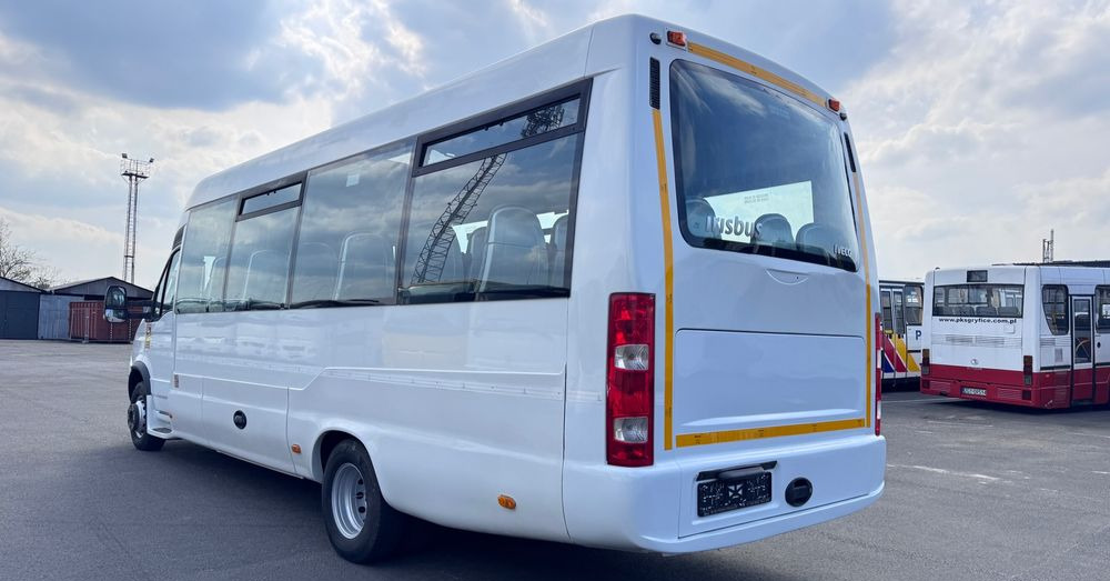 Irisbus Iveco / DURISOTTI / -28miejsc /euro5/ mała klima / winda / 114000 zł netto - Minibús, Furgoneta de pasajeros: foto 3 Irisbus Iveco / DURISOTTI / -28miejsc /euro5/ mała klima / winda / 114000 zł netto - Minibús, Furgoneta de pasajeros: foto 3